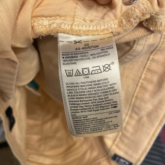 GAP | Women’s Light Yellow Distressed Denim 3” Shorts Size 26 - Picture 5 of 6